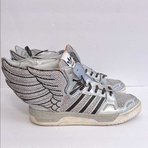 Jeremy Scott Wings x Adidas 
2.0 JS Obyo Metallic Silver
Sneakers - Picture 3 of 16